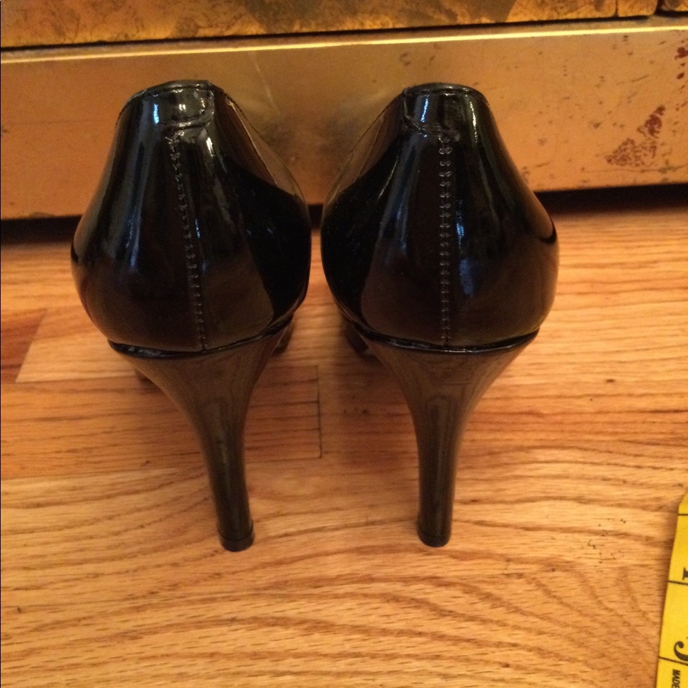 Nine West shoe size 7 1/2 M black - Picture 2 of 7
